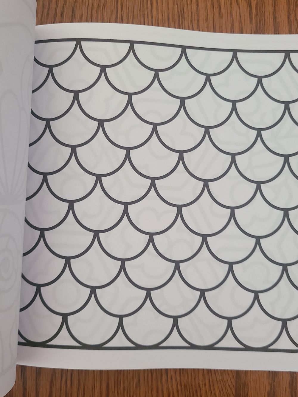 SOLD - Bundle - Lovely Patterns Coloring Book W/ Crayola & Glitter Markers - Picture 6 of 10